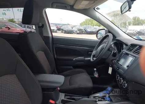 2018 Mitsubishi Outlander Sport 2.0 Es z USA, uszkodzony, nr VIN JA4AP3AU3JU006835